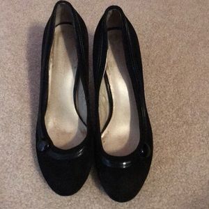 Nine West black pumps